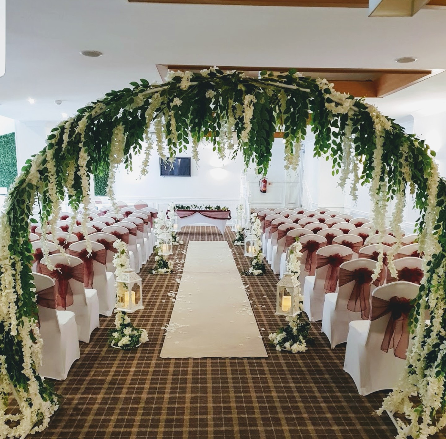 Park Suite wedding ceremony set up image